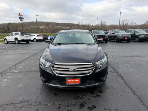 Used 2016 Ford Taurus SE image 7