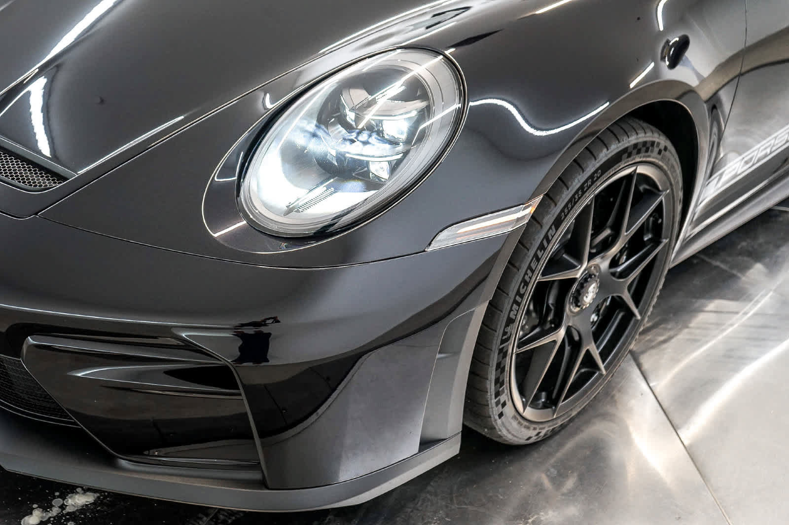 Certified 2025 Porsche 911 GT3 RWD image 17