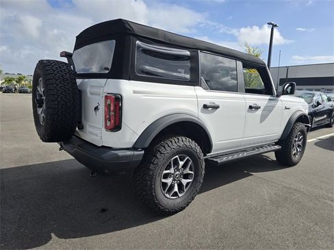 Used 2024 Ford Bronco Badlands image 13