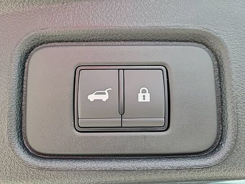 New 2026 Nissan Pathfinder SV w/ SV Premium Package AWD/4WD image 22