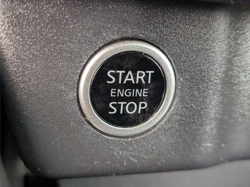 Used 2021 Nissan Rogue SV w/ Premium Package image 24