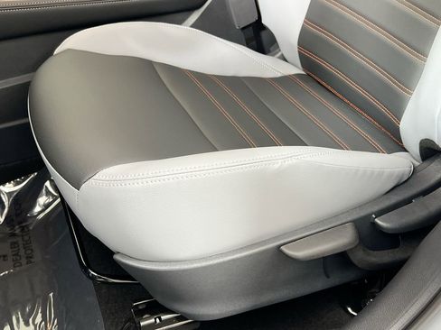 Used 2024 Nissan Kicks SR w/ SR Premium Package image 19