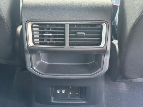 Used 2026 Volkswagen Atlas Cross Sport SE AWD/4WD image 16