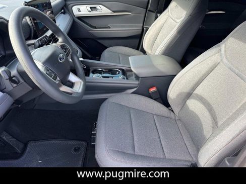 New 2026 Ford Explorer Active RWD image 9