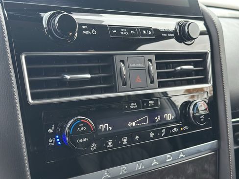 Used 2023 Nissan Armada Platinum image 43