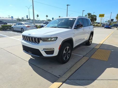 Used 2023 Jeep Grand Cherokee 4WD 4xe image 8