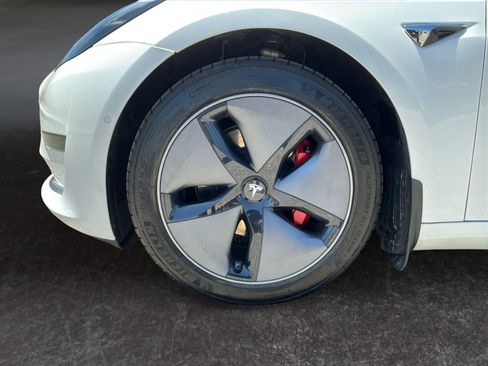 Used 2019 Tesla Model 3 Long Range RWD image 9