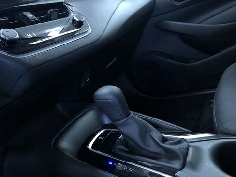 Used 2025 Toyota Corolla LE image 29