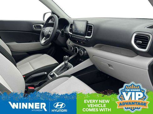 New 2025 Hyundai Venue SEL image 16