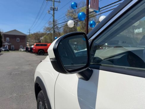 Used 2023 Nissan Rogue SV image 16