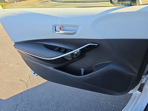 Certified 2025 Toyota Corolla XSE image 28