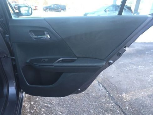 Used 2016 Honda Accord LX image 10