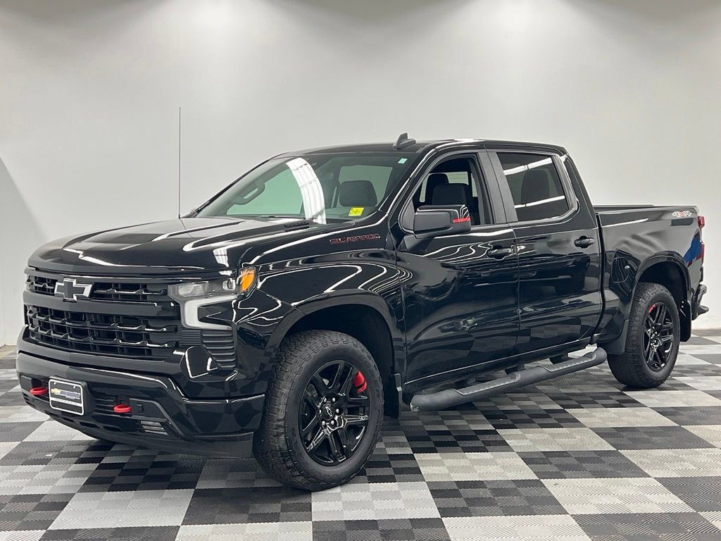 Used 2022 Chevrolet Silverado 1500 RST w/ Redline Edition AWD/4WD image 6