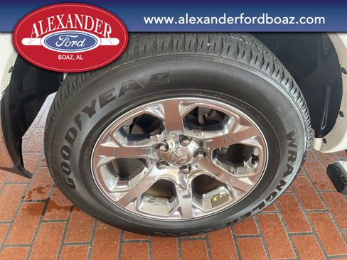 Used 2016 RAM 1500 Laramie w/ Convenience Group image 12