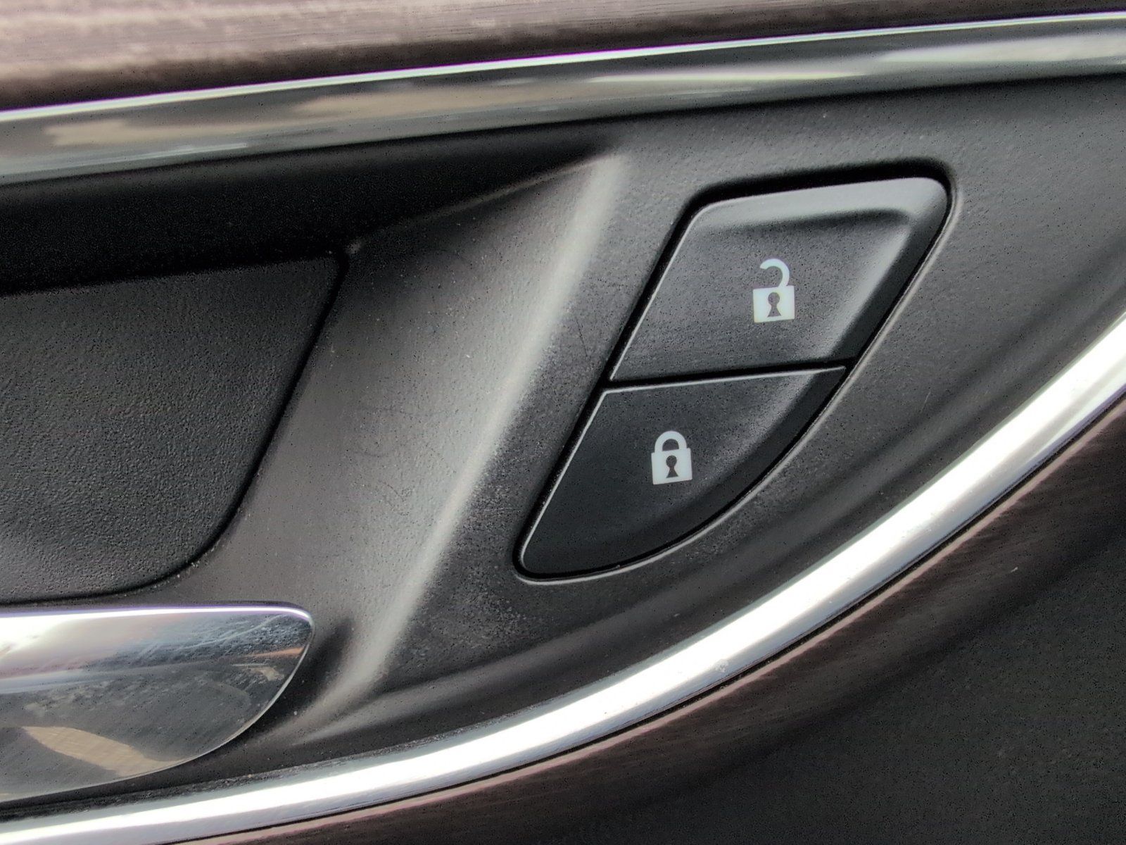 Used 2023 Buick Envision Avenir AWD/4WD image 21