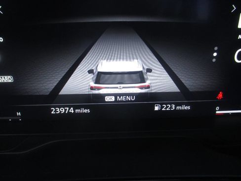 Used 2024 Nissan Pathfinder Platinum w/ Cargo Package image 18