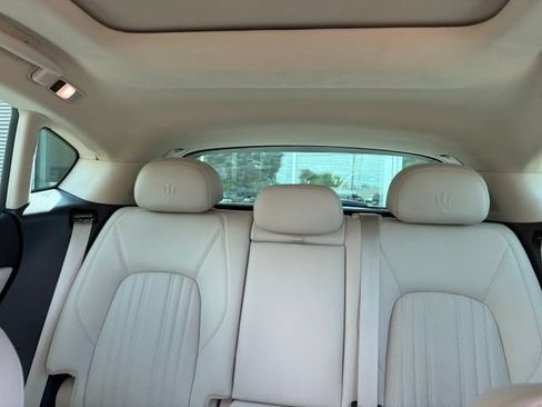 Used 2022 Maserati Levante Modena AWD/4WD image 13