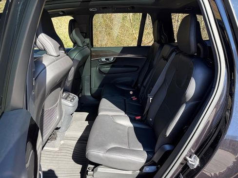 Used 2019 Volvo XC90 T6 Momentum w/ Protection Package Premier image 14