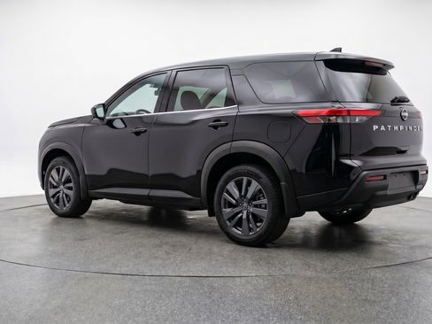 Used 2025 Nissan Pathfinder SV AWD/4WD image 6