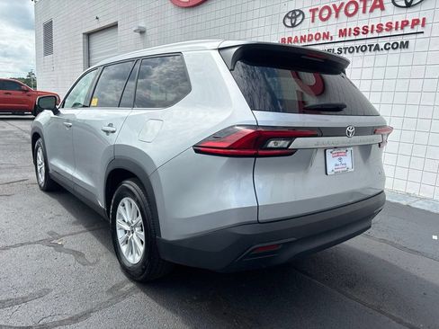 Used 2025 Toyota Grand Highlander FWD image 6