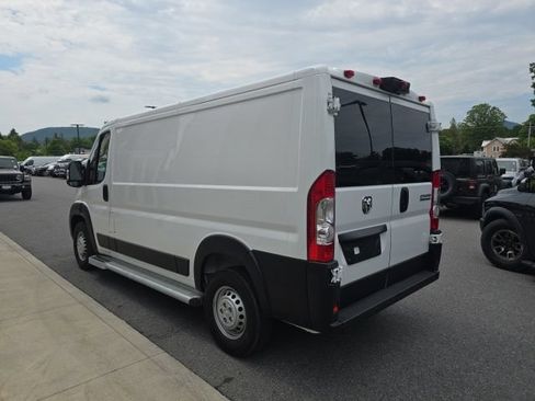 Used 2025 RAM ProMaster 2500 w/ U-Haul Equipment Group FWD image 4