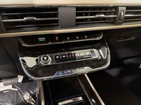 New 2026 Lincoln Corsair Premiere FWD image 21