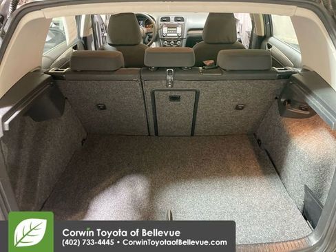 Used 2010 Volkswagen Golf 4-Door image 16