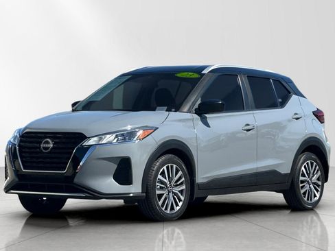 Used 2023 Nissan Kicks SV image 7