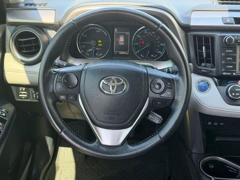Used 2017 Toyota RAV4 XLE image 17