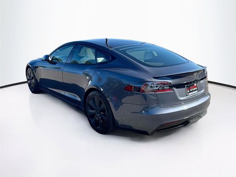 Used 2022 Tesla Model S Plaid image 5