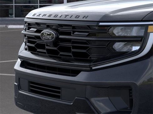 New 2025 Ford Expedition Platinum w/ Stealth Performance Package image 17
