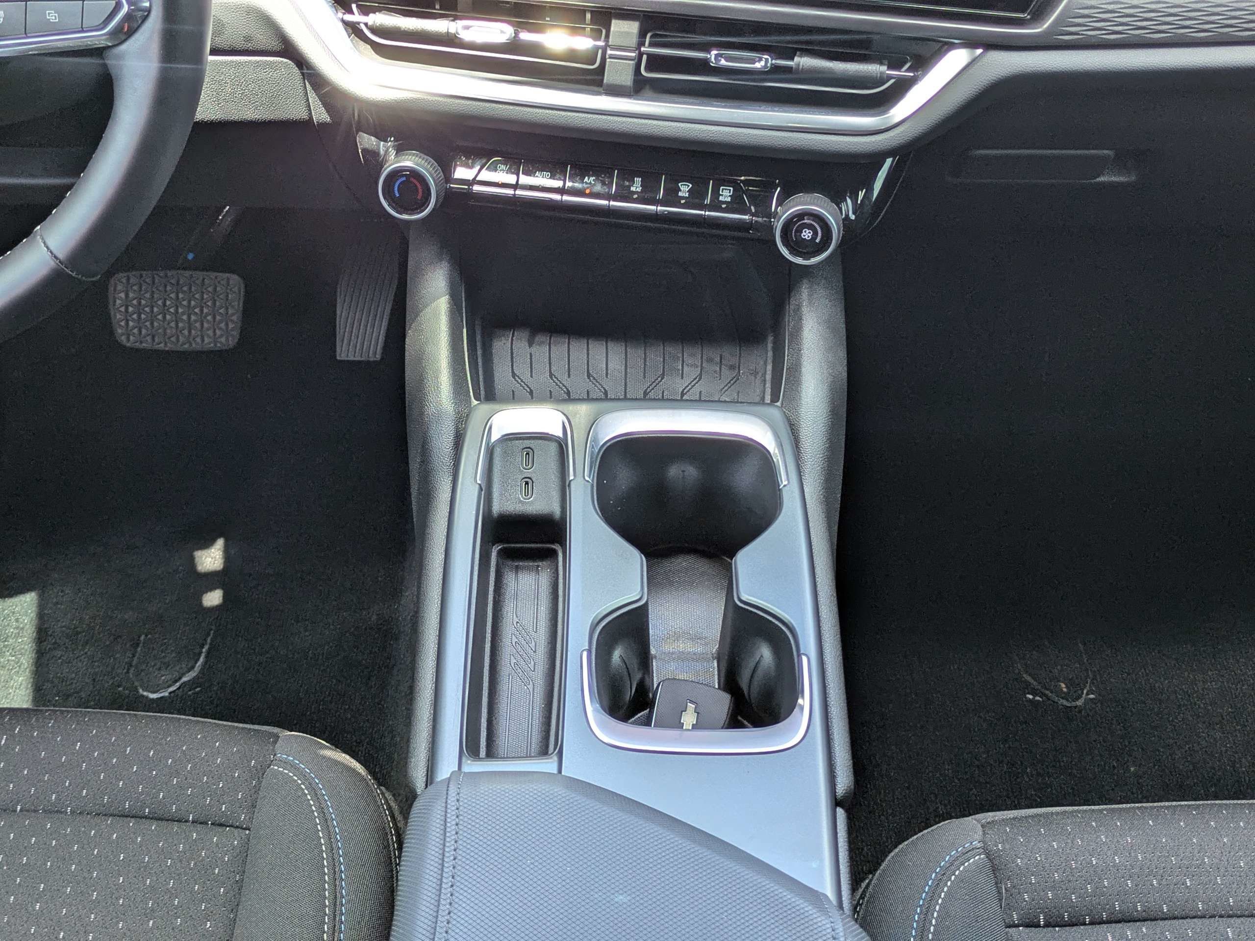 Used 2025 Chevrolet Equinox EV LT w/ Comfort Package FWD image 19