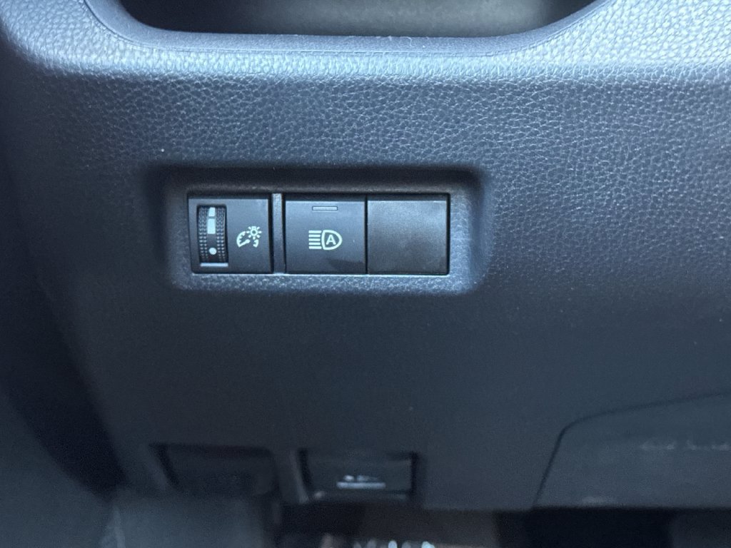 Used 2024 Toyota RAV4 XLE FWD image 34
