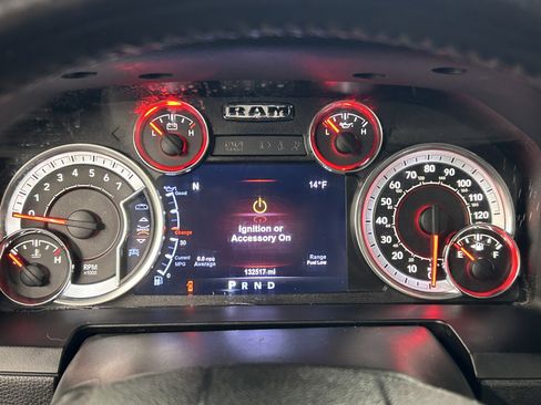 Used 2017 RAM 1500 Laramie image 25