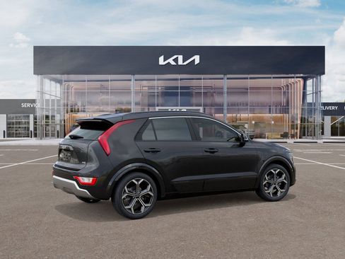 New 2025 Kia Niro EX Touring image 6