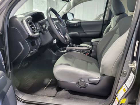 Used 2018 Toyota Tacoma SR5 image 34