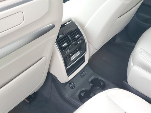 Certified 2025 BMW X7 M60i image 26