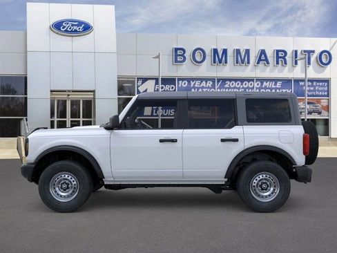 New 2025 Ford Bronco 4-Door image 3