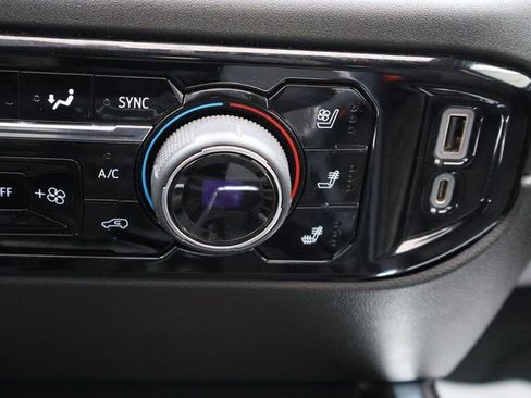 Used 2022 Chevrolet Silverado 1500 LTZ w/ LTZ Premium Package image 31