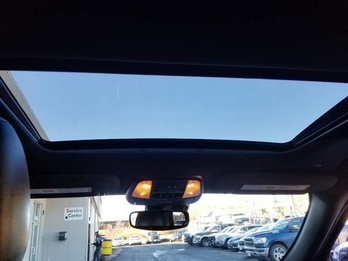 Used 2019 Dodge Durango R/T w/ Technology Group image 10