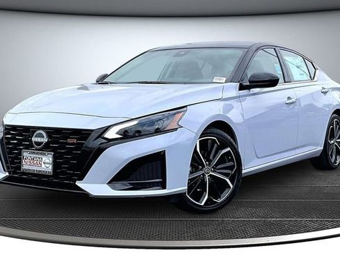 New 2026 Nissan Altima 2.5 SR FWD image 2