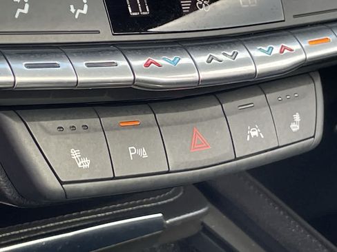 Used 2023 Cadillac XT4 Premium Luxury w/ Technology Package AWD/4WD image 23