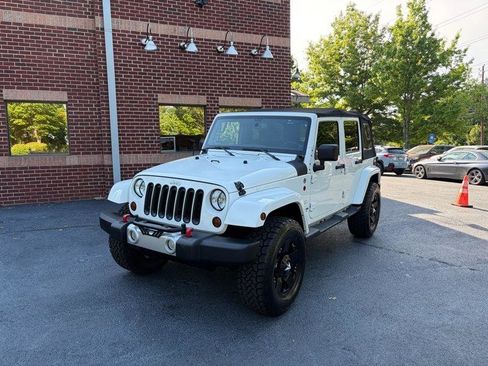 Used 2014 Jeep Wrangler Unlimited Sahara w/ Connectivity Group AWD/4WD image 5