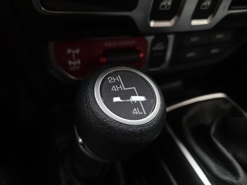 Used 2025 Jeep Wrangler Sport AWD/4WD image 26