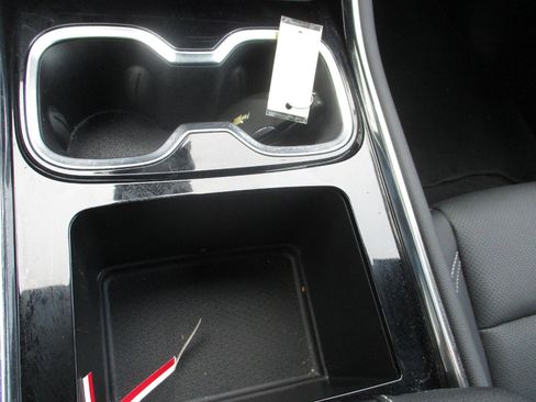 Used 2025 Chevrolet Traverse LT image 19