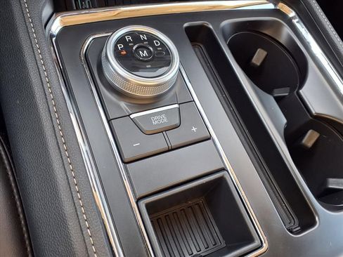 Used 2024 Ford Expedition XLT image 10