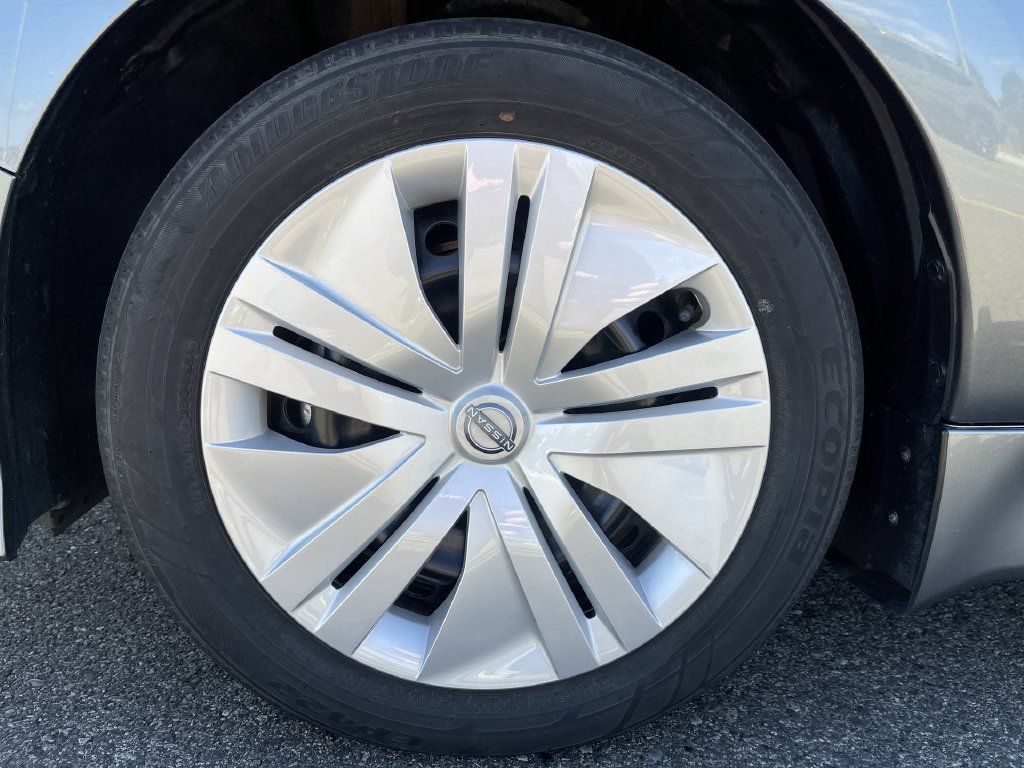 Used 2025 Nissan Leaf S FWD image 39
