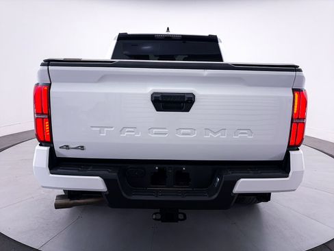 Used 2025 Toyota Tacoma SR5 AWD/4WD image 13