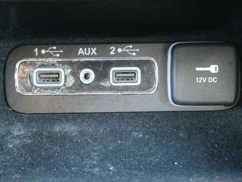 Used 2019 Jeep Grand Cherokee Laredo image 22