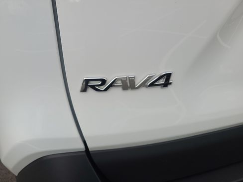 Certified 2025 Toyota RAV4 XLE AWD/4WD image 28